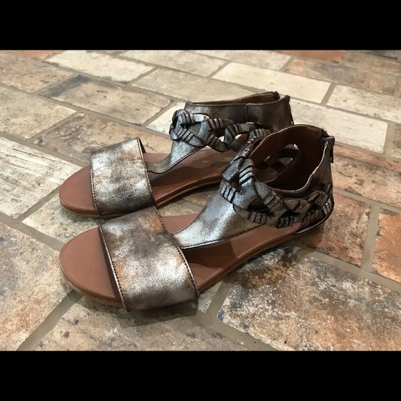 Sandals - Picture 3 of 3